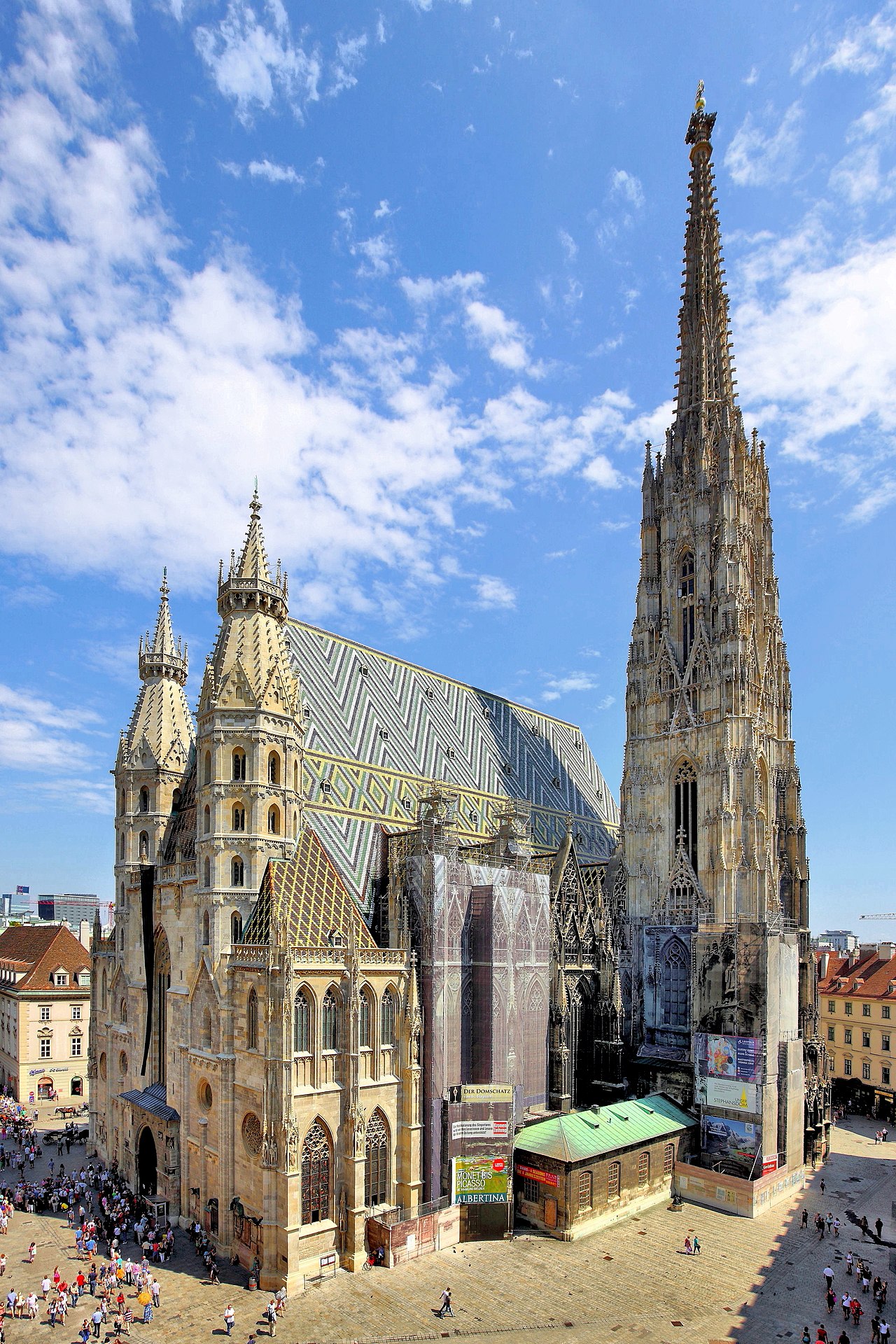 Catedral de Santo Estêvão: O Coração Gótico de Viena