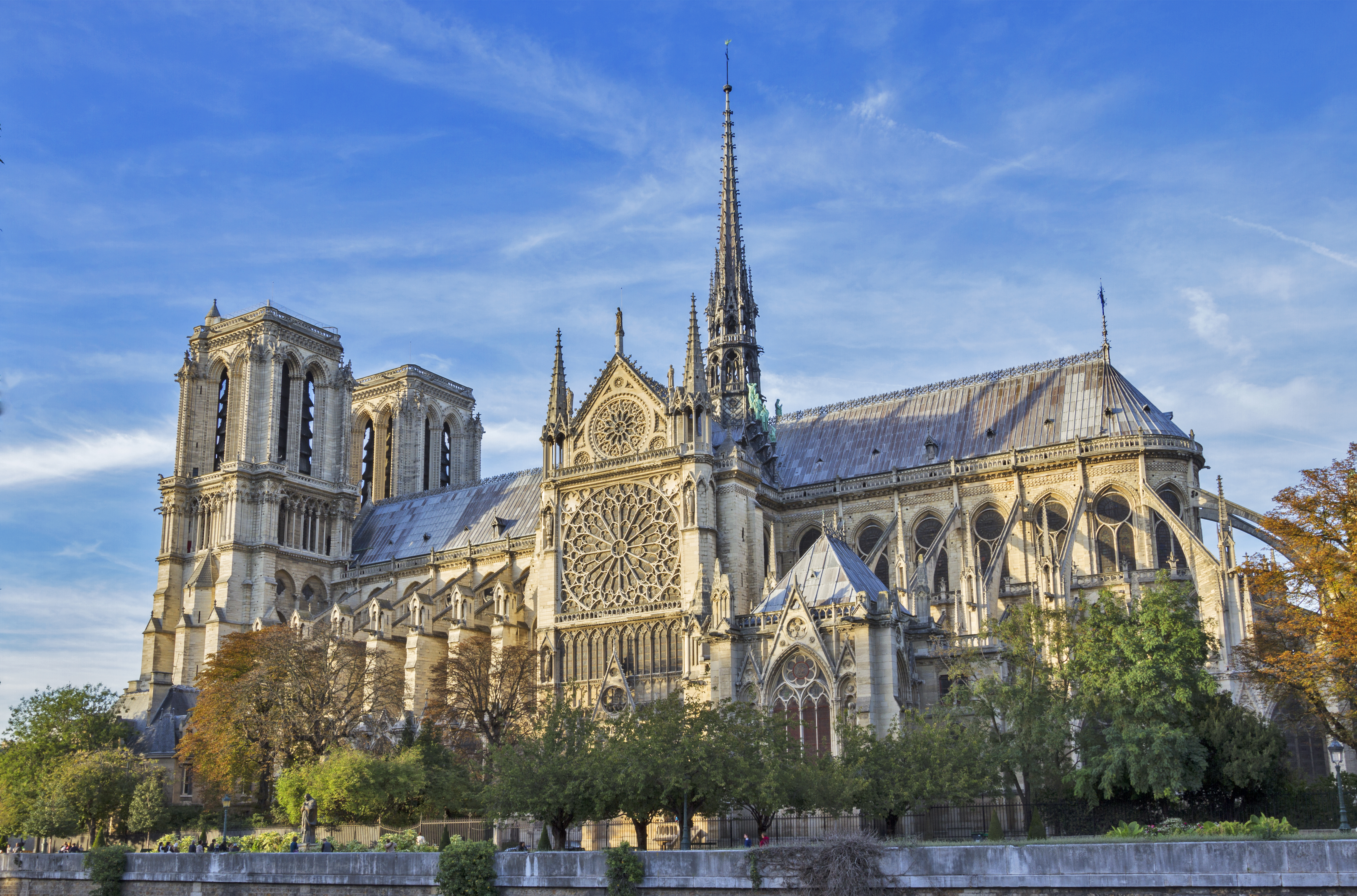 Notre-Dame: A Catedral que Renasceu das Cinzas