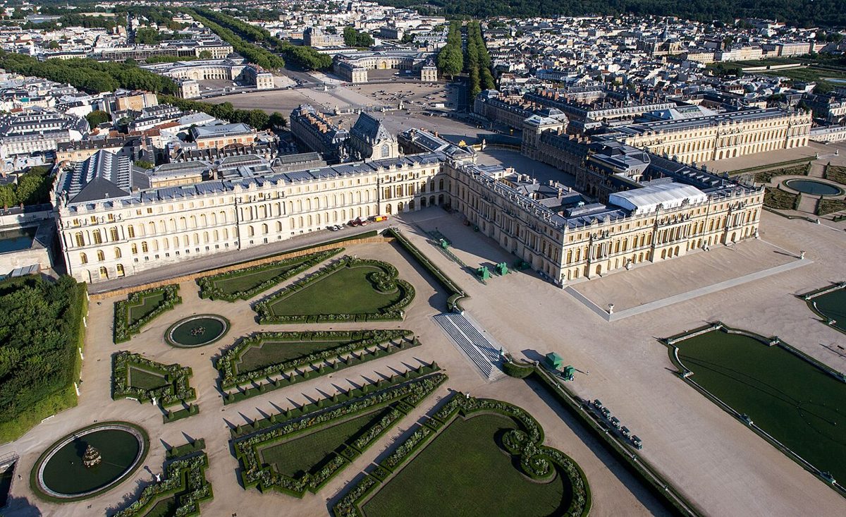 Palace of Versailles: The Theatre of Absolute Power
