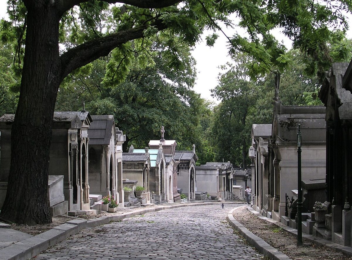 Père Lachaise: The City Where Nobody Leaves