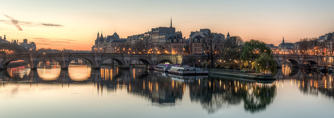 Paris: Île de la Cité & the Louvre