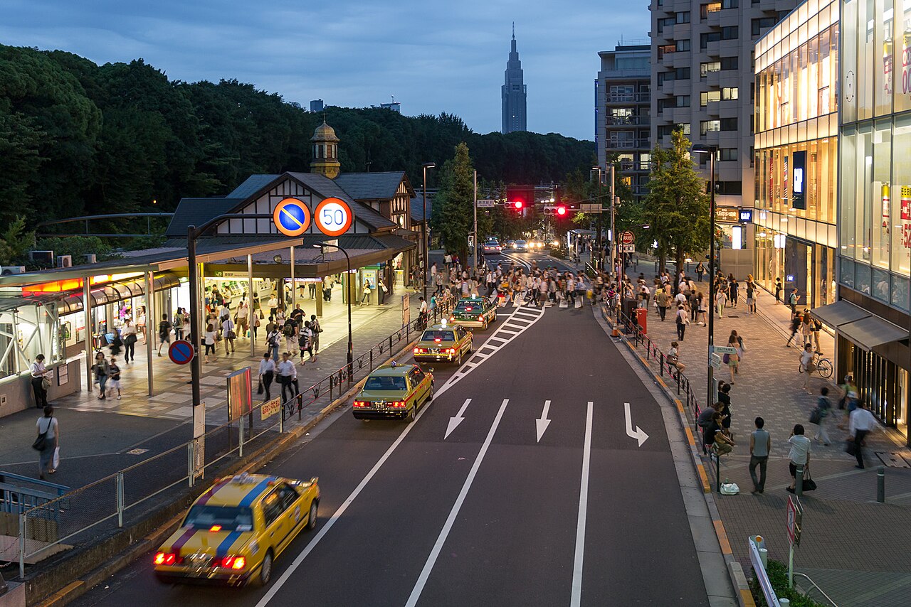 Harajuku e a Rua Takeshita: O Laboratório do Estranho