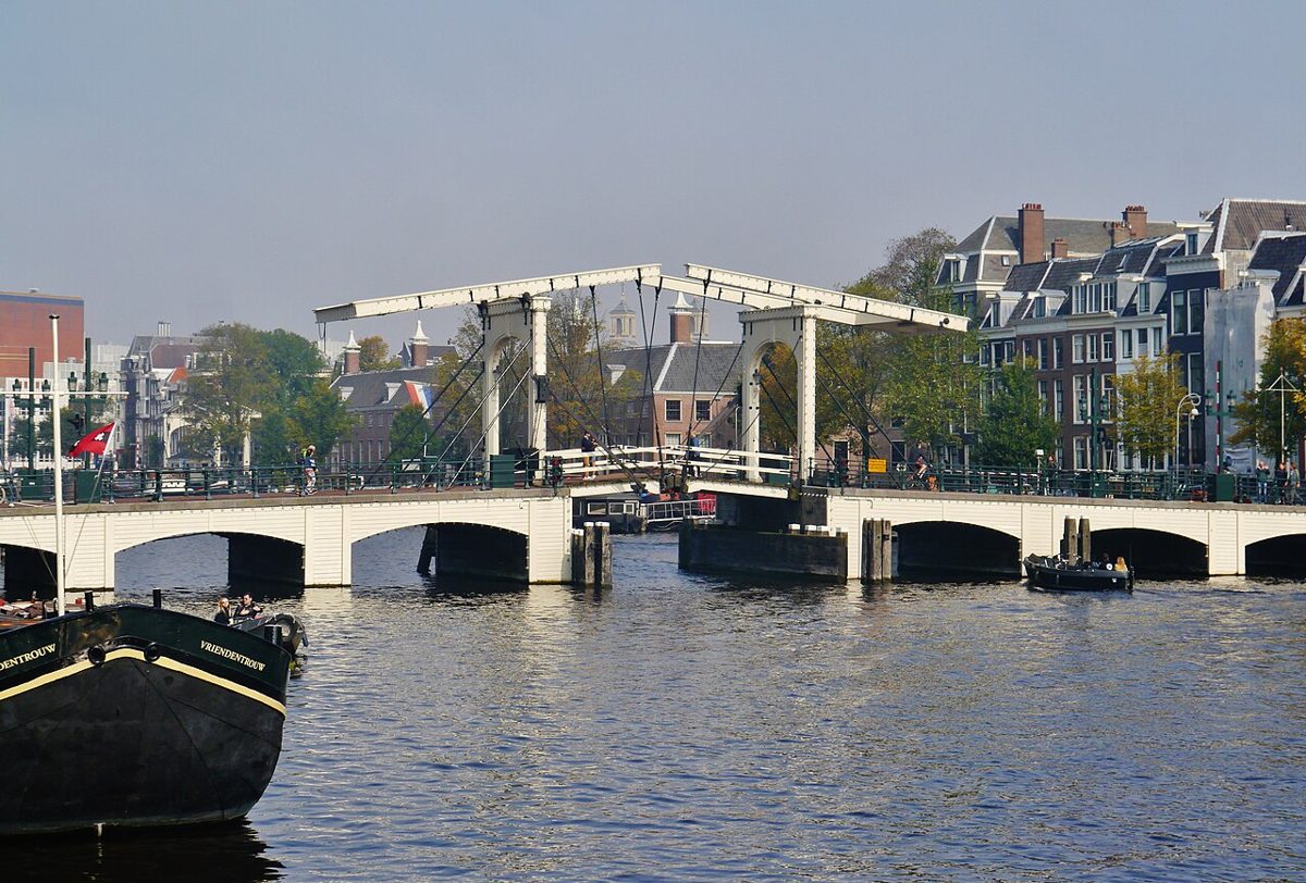 Magere Brug: The Skinny Bridge and Its Thousand Lights