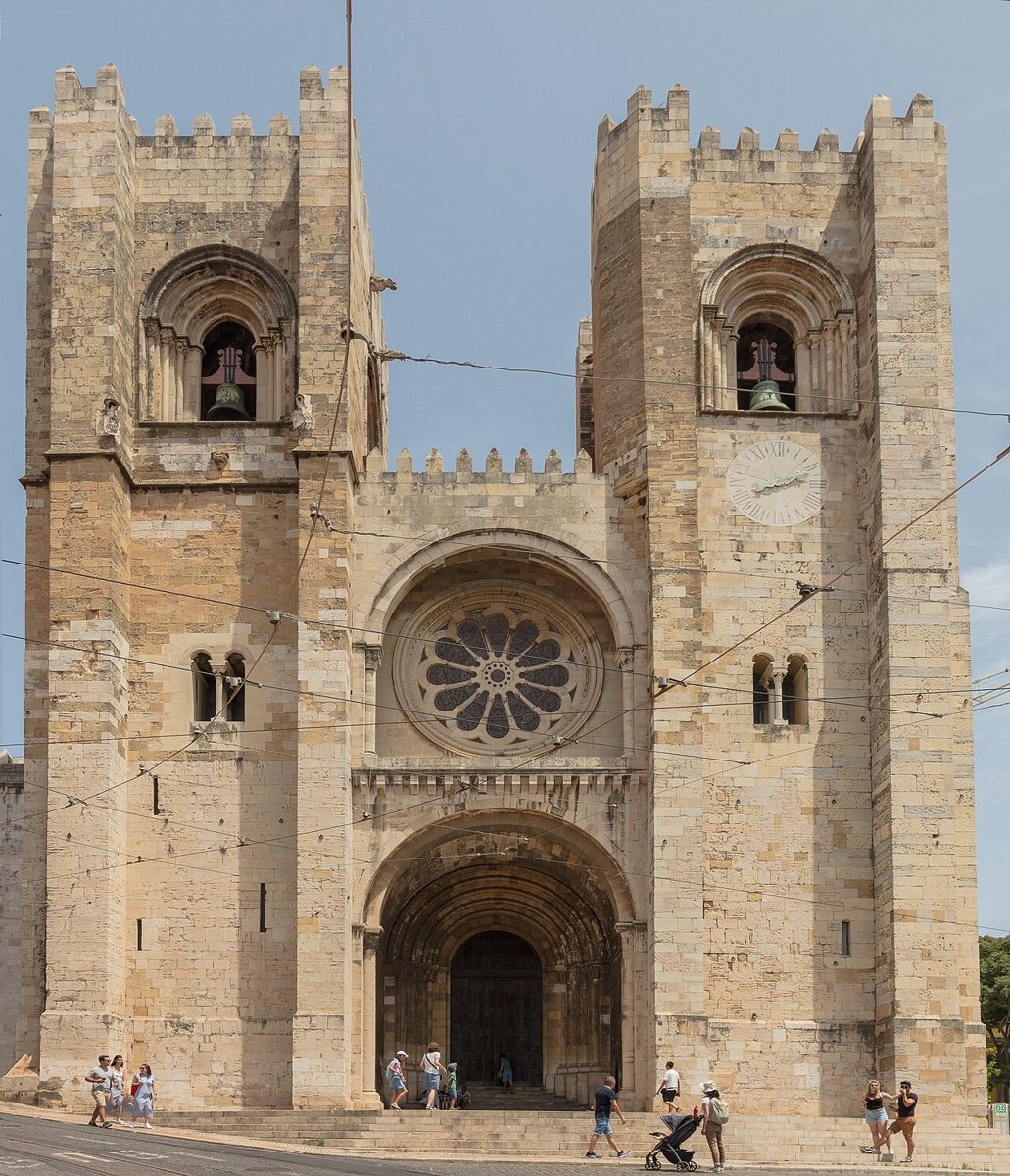 Sé de Lisboa: The Cathedral Built Like a Fortress