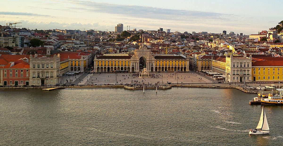 Praça do Comércio: The Square That Rose from the Ruins