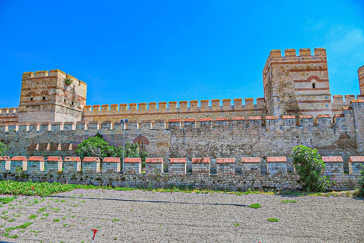 The Theodosian Walls: A Thousand Years of No