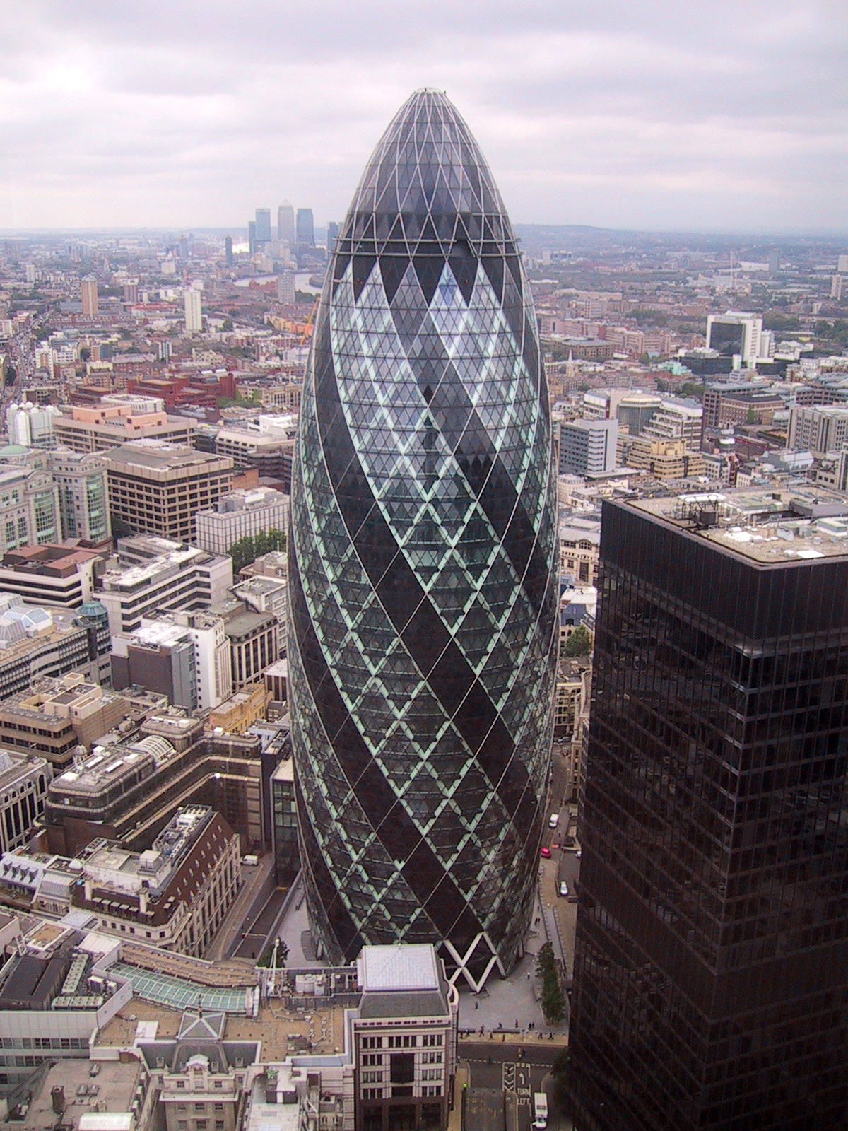 30 St Mary Axe: O Pepino Que Mudou o Skyline de Londres