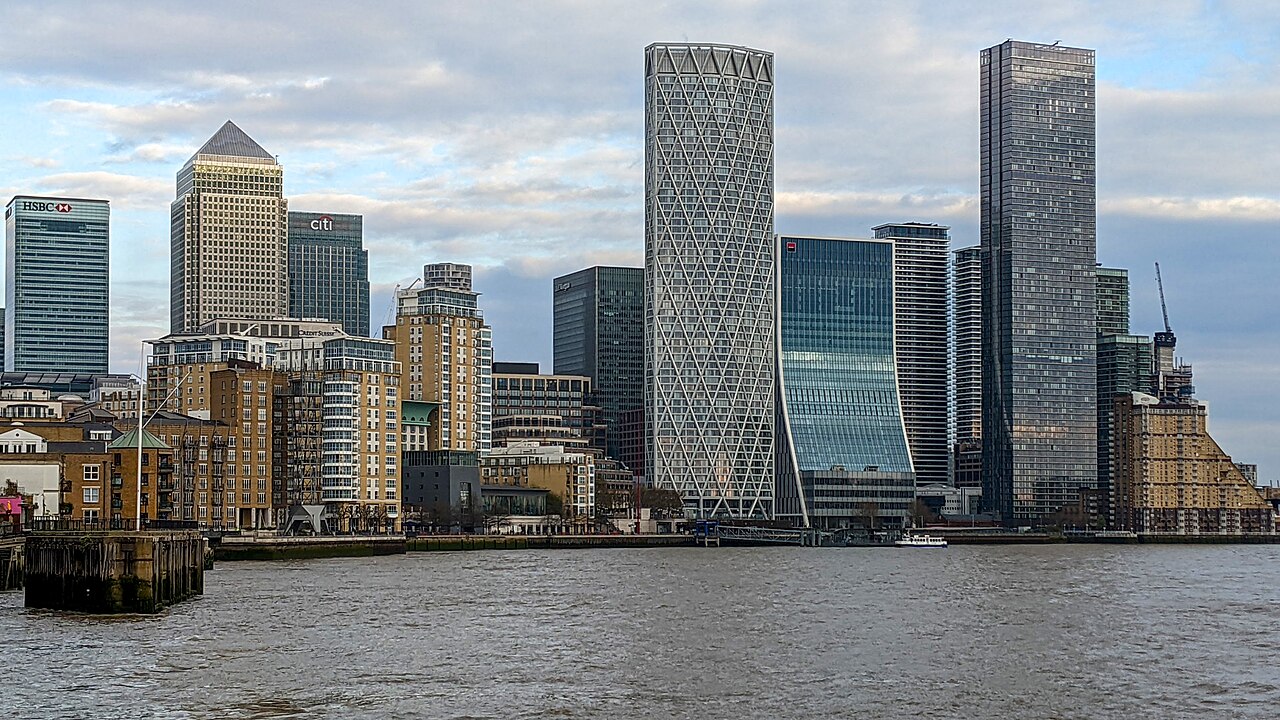 Canary Wharf: O Sonho de Vidro de Londres