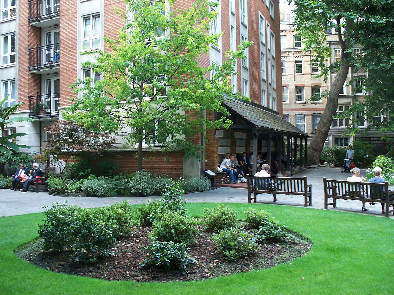 Postman's Park: O Memorial dos Heróis Esquecidos