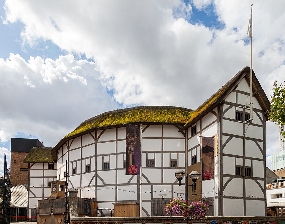 Shakespeare's Globe: O Teatro que Queima e Retorna