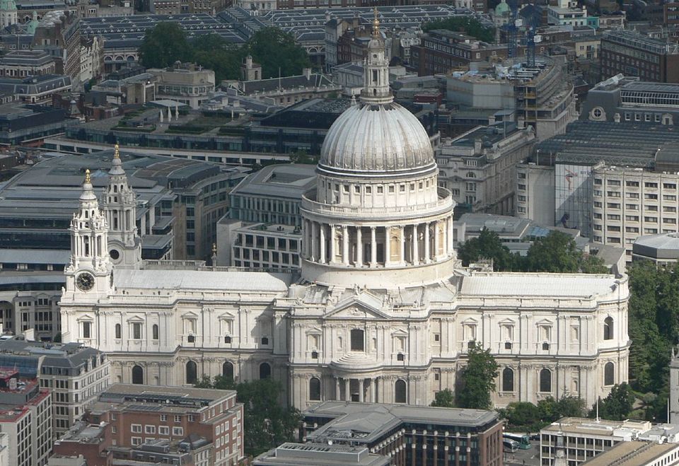 Catedral de São Paulo: A Cúpula que Sobreviveu ao Fogo