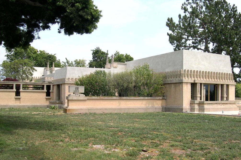 Hollyhock House: O Experimento Maia de Frank Lloyd Wright